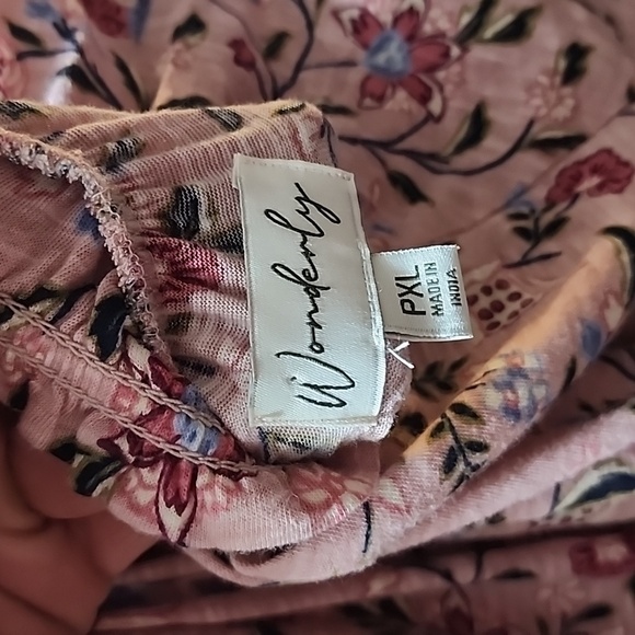 Wonderly Petite Smocked Neck Printed Peasant Top - Picture 5 of 6